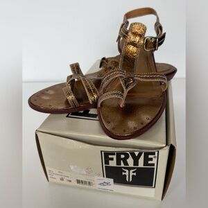 Frye Women’s 11 Lola Gladiator Thong Sandals Gold Toe Holder Ankle Strap Flats